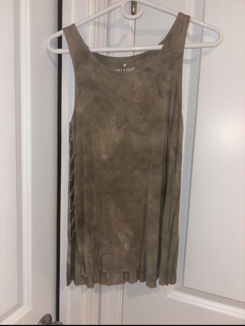 American Eagle Soft & Sexy Olive Tie-Dye Side Cutout Tank Top Size Small